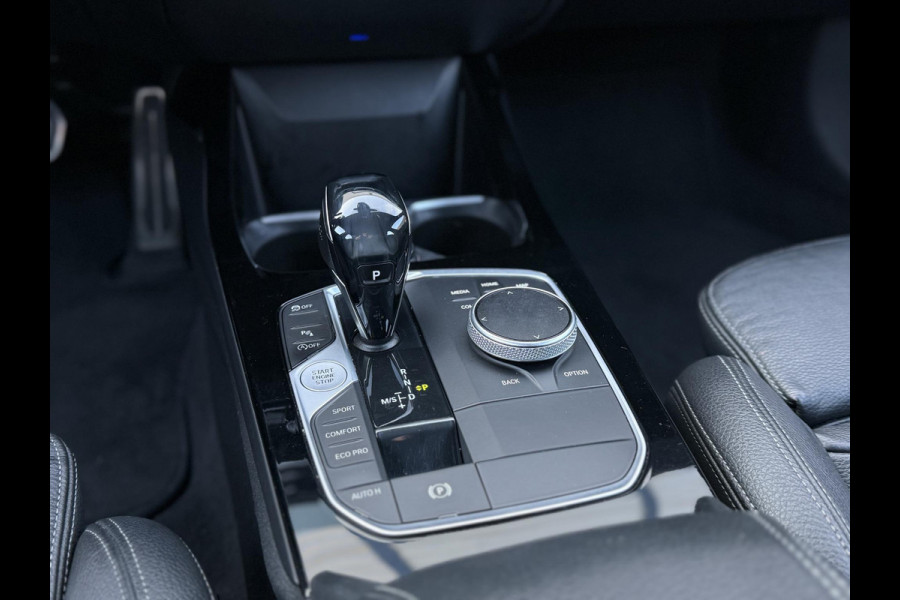 BMW 1-serie 118i High Executive Edition M-Pakket,2e Eigenaar,Navi,Leder,Stoelverwarming,PDC,N.A,P,APK tot 05-2026