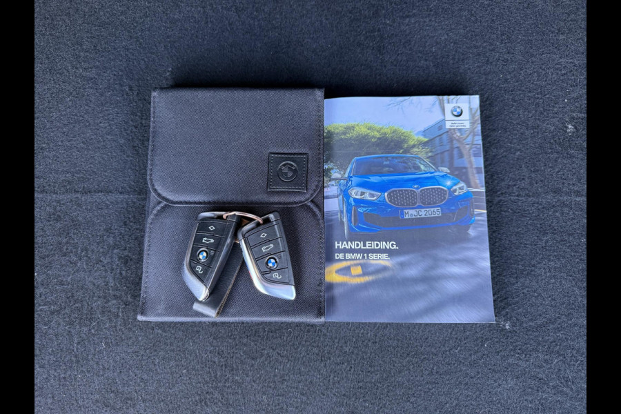 BMW 1-serie 118i High Executive Edition M-Pakket,2e Eigenaar,Navi,Leder,Stoelverwarming,PDC,N.A,P,APK tot 05-2026