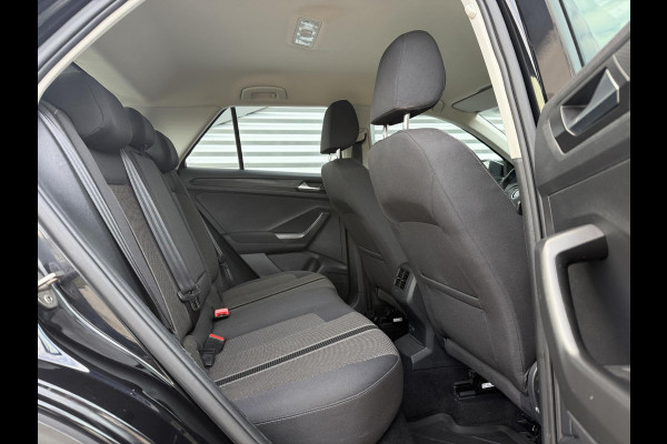 Volkswagen T-Roc 1.5 TSI Style 1e Eigenaar,Clima,Navi,Automaat,150 PK,Adap cruise,PDC V+A,Carplay,N.A.P,APK tot 08-2027