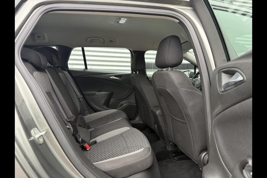 Opel Astra Sports Tourer 1.2 Business Edition 2e Eigenaar,Apple Carplay,Airco,Camera,Cruise,PDC,Trekhaak,N.A.P,APK tot 07-2026