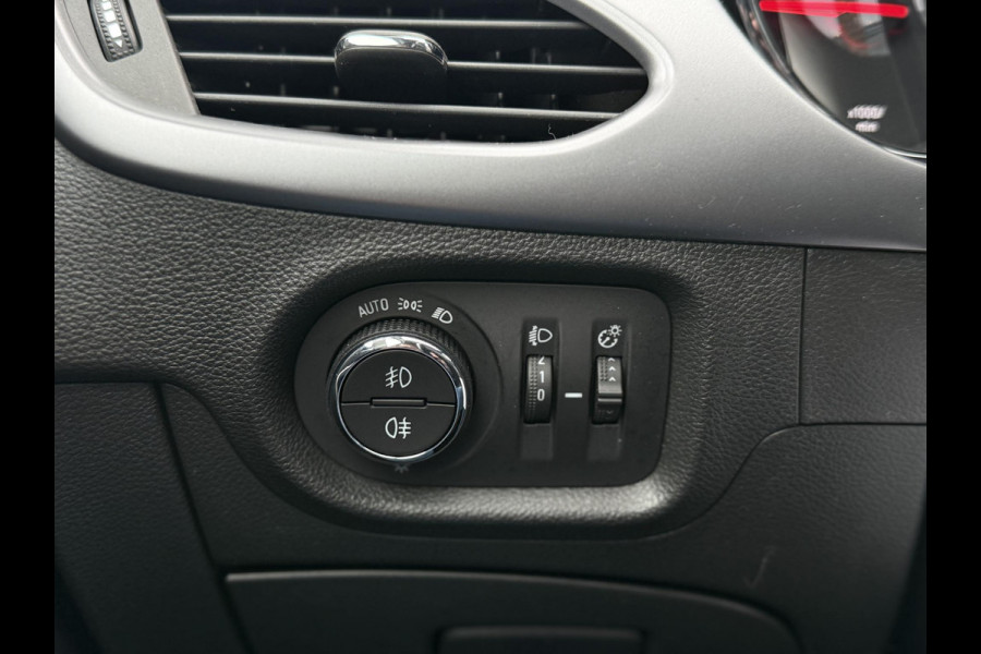 Opel Astra Sports Tourer 1.2 Business Edition 2e Eigenaar,Apple Carplay,Airco,Camera,Cruise,PDC,Trekhaak,N.A.P,APK tot 07-2026