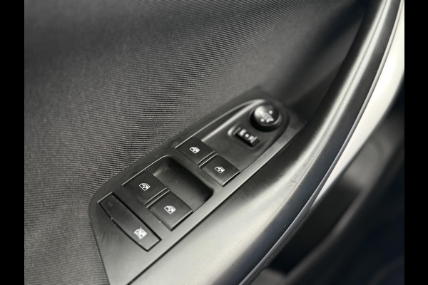 Opel Astra Sports Tourer 1.2 Business Edition 2e Eigenaar,Apple Carplay,Airco,Camera,Cruise,PDC,Trekhaak,N.A.P,APK tot 07-2026