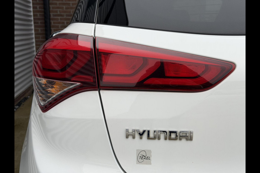 Hyundai i20 1.0 T-GDI Black Edition Navi,Camera,Airco,Cruise,PDC,Trekhaak,LM Velgen,N.A.P,101pk,Volledig Dealer Onderhouden,APK tot 01-2027