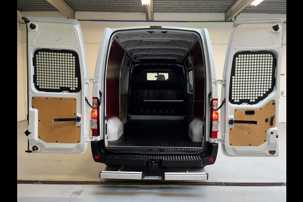 Renault Master T35 2.3 dCi 110pk euro6 L2H2 2xSchuifdeur, 3 persoons, Camera, CruiseControl, Navigatie, Trekhaak, RIJKLAARPRIJS!