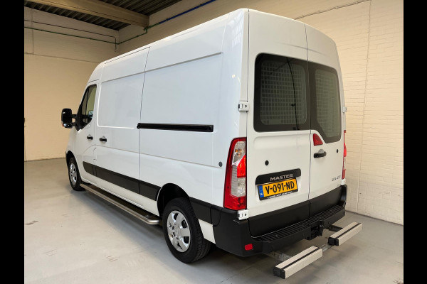 Renault Master T35 2.3 dCi 110pk euro6 L2H2 2xSchuifdeur, 3 persoons, Camera, CruiseControl, Navigatie, Trekhaak, RIJKLAARPRIJS!