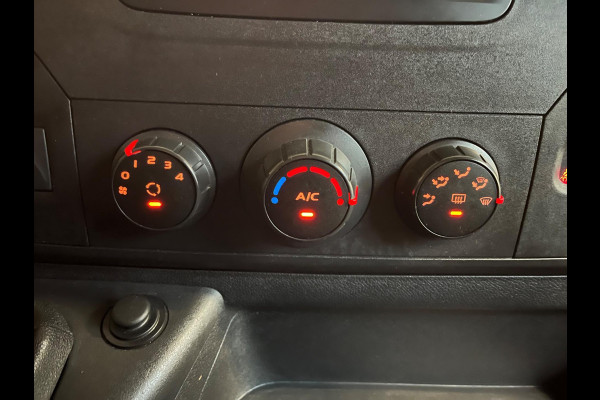 Renault Master T35 2.3 dCi 110pk euro6 L2H2 2xSchuifdeur, 3 persoons, Camera, CruiseControl, Navigatie, Trekhaak, RIJKLAARPRIJS!