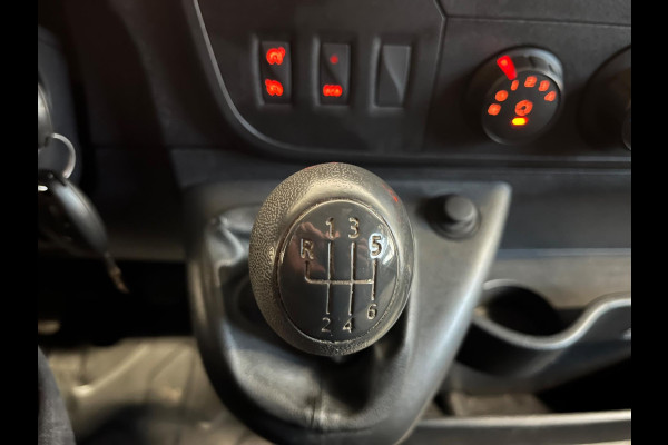 Renault Master T35 2.3 dCi 110pk euro6 L2H2 2xSchuifdeur, 3 persoons, Camera, CruiseControl, Navigatie, Trekhaak, RIJKLAARPRIJS!