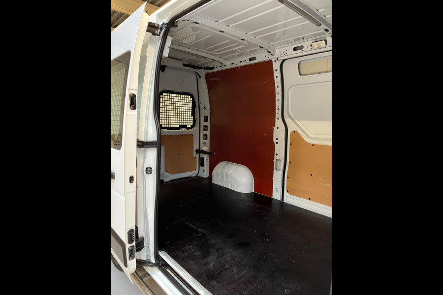 Renault Master T35 2.3 dCi 110pk euro6 L2H2 2xSchuifdeur, 3 persoons, Camera, CruiseControl, Navigatie, Trekhaak, RIJKLAARPRIJS!
