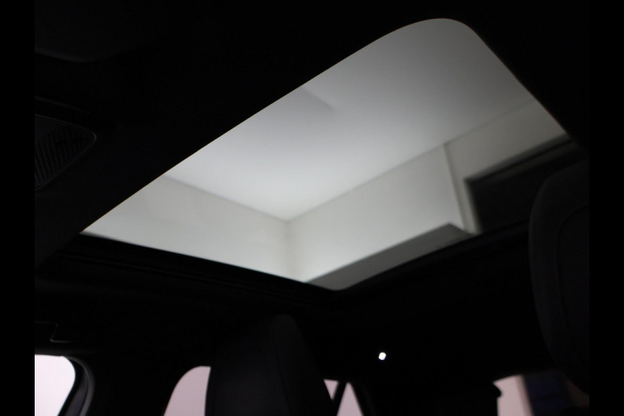 Peugeot e-2008 EV GT 50 kWh + LEDER | SCHUIFDAK | CAMERA | ADAPTIVE CRUISE | STOELVERW. | SFEERVERL.