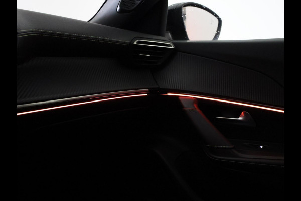 Peugeot e-2008 EV GT 50 kWh + LEDER | SCHUIFDAK | CAMERA | ADAPTIVE CRUISE | STOELVERW. | SFEERVERL.