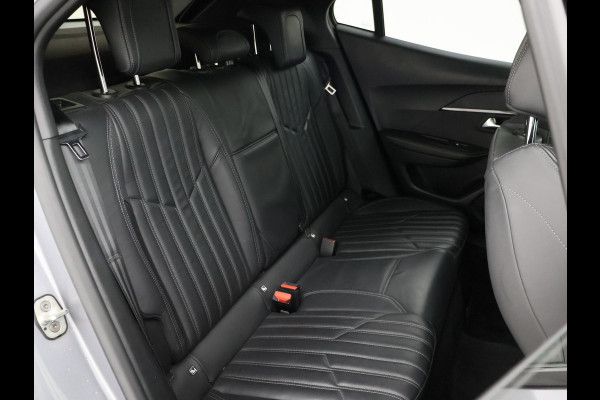 Peugeot e-2008 EV GT 50 kWh + LEDER | SCHUIFDAK | CAMERA | ADAPTIVE CRUISE | STOELVERW. | SFEERVERL.