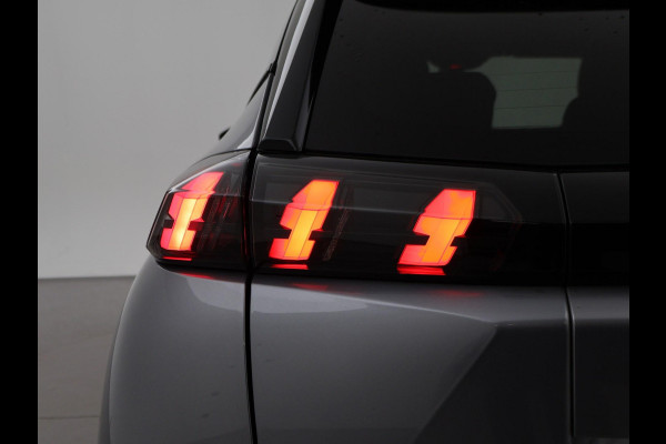 Peugeot e-2008 EV GT 50 kWh + LEDER | SCHUIFDAK | CAMERA | ADAPTIVE CRUISE | STOELVERW. | SFEERVERL.