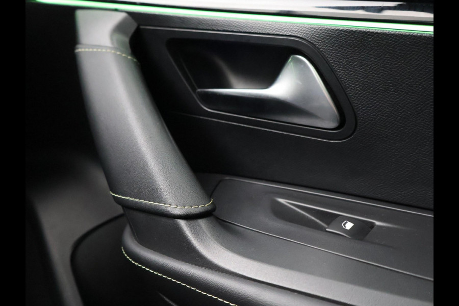Peugeot e-2008 EV GT 50 kWh + LEDER | SCHUIFDAK | CAMERA | ADAPTIVE CRUISE | STOELVERW. | SFEERVERL.
