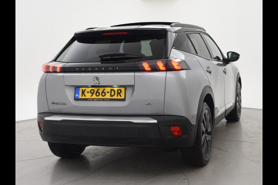 Peugeot e-2008 EV GT 50 kWh + LEDER | SCHUIFDAK | CAMERA | ADAPTIVE CRUISE | STOELVERW. | SFEERVERL.