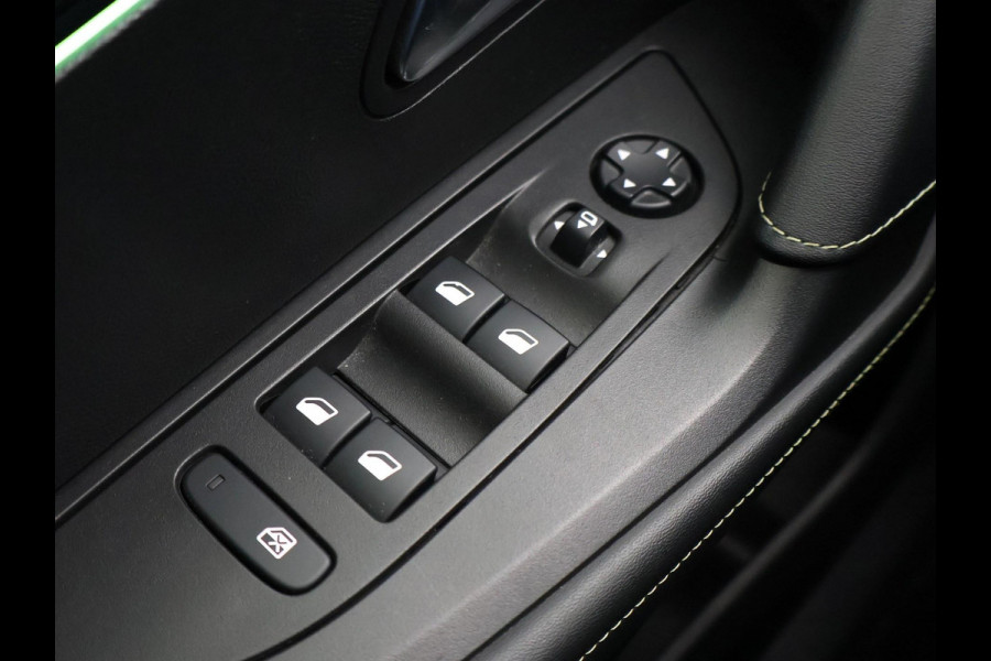 Peugeot e-2008 EV GT 50 kWh + LEDER | SCHUIFDAK | CAMERA | ADAPTIVE CRUISE | STOELVERW. | SFEERVERL.