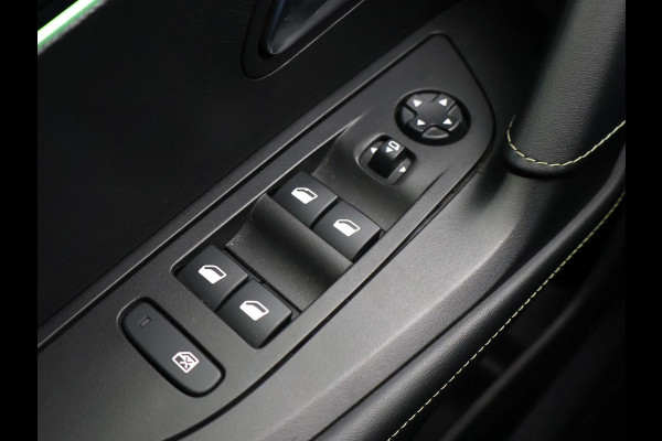 Peugeot e-2008 EV GT 50 kWh + LEDER | SCHUIFDAK | CAMERA | ADAPTIVE CRUISE | STOELVERW. | SFEERVERL.