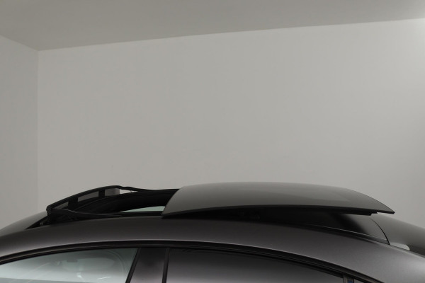 Mercedes-Benz CLA-Klasse 200 Business Solution AMG (PANORAMADAK, STOELVERWARMING, SFEERVERLICHTING, ACHTERUITRIJCAMERA)