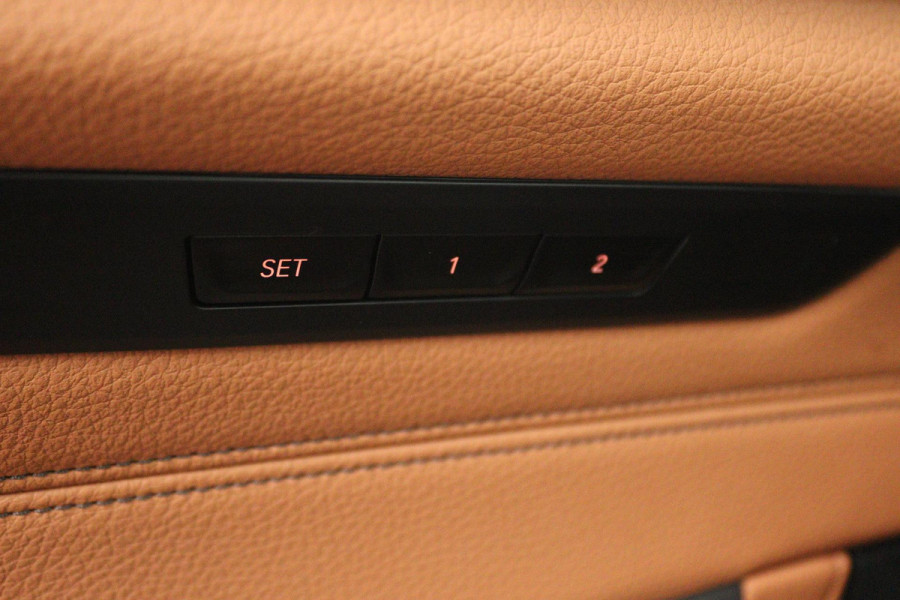 BMW 5 Serie Touring 520i High Executive (PANORAMADAK, STOELVERWARMING, TREKHAAK, ELEKTR STOELEN, HEAD-UP, ACHTERUITRIJCAMERA)