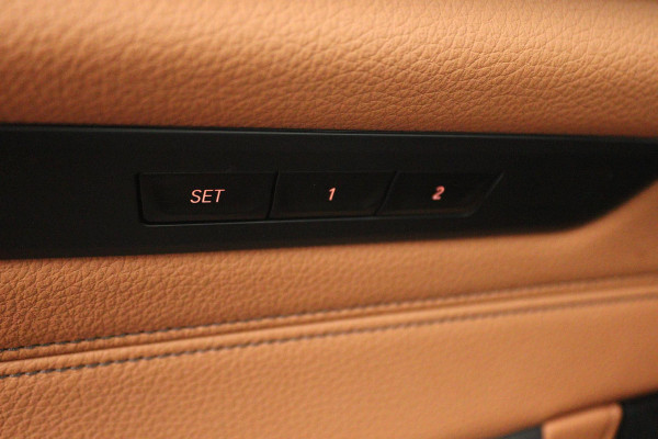 BMW 5 Serie Touring 520i High Executive (PANORAMADAK, STOELVERWARMING, TREKHAAK, ELEKTR STOELEN, HEAD-UP, ACHTERUITRIJCAMERA)