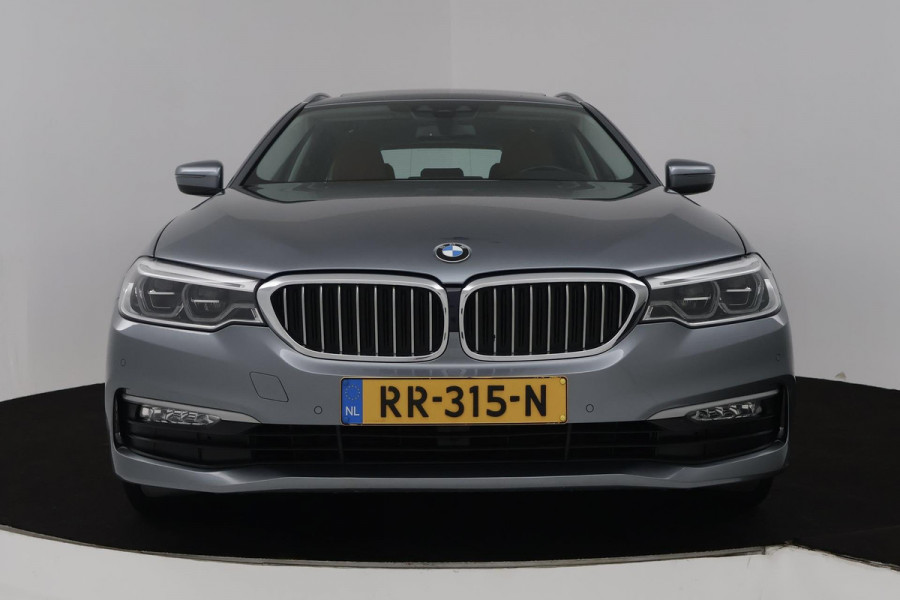 BMW 5 Serie Touring 520i High Executive (PANORAMADAK, STOELVERWARMING, TREKHAAK, ELEKTR STOELEN, HEAD-UP, ACHTERUITRIJCAMERA)