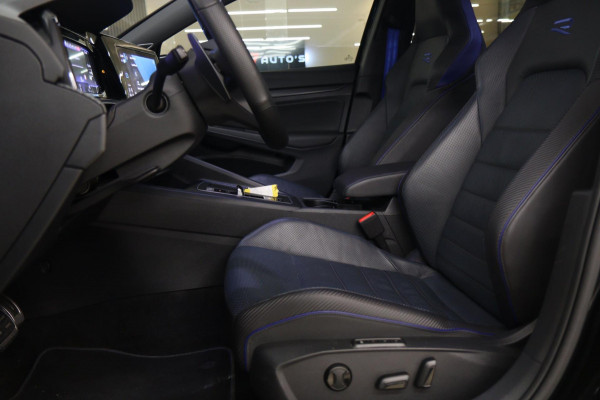 Volkswagen Golf 2.0 TSI R 4Motion AKRAP/PANO/HEADUP/IQ/H-K/BOMVOL