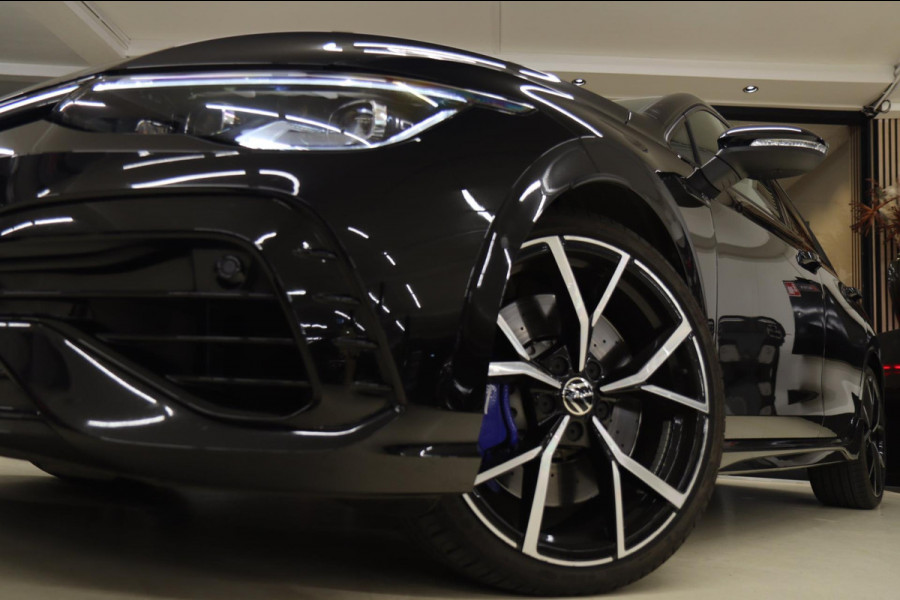 Volkswagen Golf 2.0 TSI R 4Motion AKRAP/PANO/HEADUP/IQ/H-K/BOMVOL