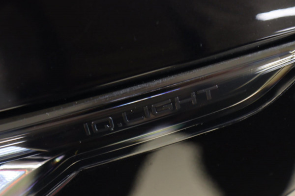 Volkswagen Golf 2.0 TSI R 4Motion AKRAP/PANO/HEADUP/IQ/H-K/BOMVOL