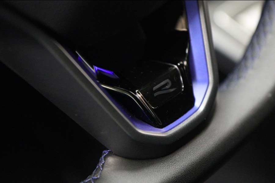 Volkswagen Golf 2.0 TSI R 4Motion AKRAP/PANO/HEADUP/IQ/H-K/BOMVOL