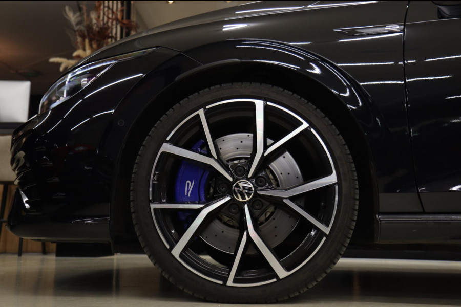 Volkswagen Golf 2.0 TSI R 4Motion AKRAP/PANO/HEADUP/IQ/H-K/BOMVOL