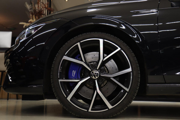 Volkswagen Golf 2.0 TSI R 4Motion AKRAP/PANO/HEADUP/IQ/H-K/BOMVOL