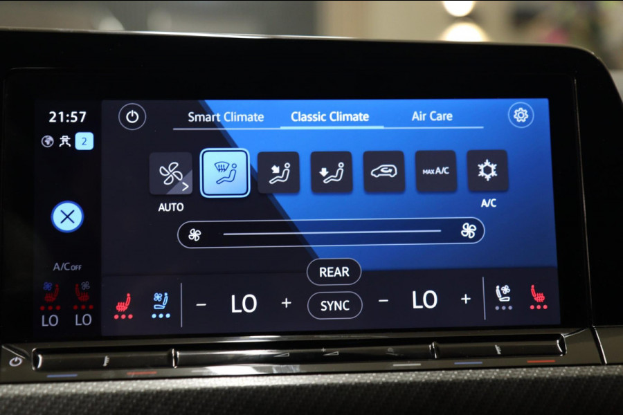 Volkswagen Golf 2.0 TSI R 4Motion AKRAP/PANO/HEADUP/IQ/H-K/BOMVOL