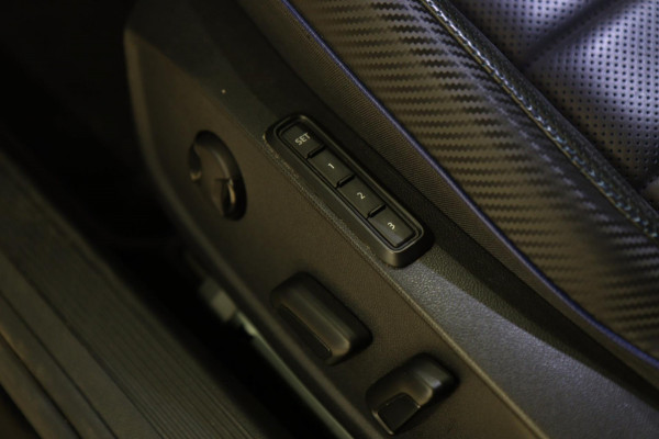 Volkswagen Golf 2.0 TSI R 4Motion AKRAP/PANO/HEADUP/IQ/H-K/BOMVOL