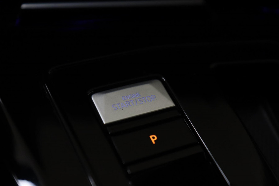 Volkswagen Golf 2.0 TSI R 4Motion AKRAP/PANO/HEADUP/IQ/H-K/BOMVOL