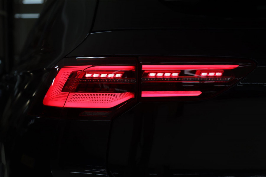 Volkswagen Golf 2.0 TSI R 4Motion AKRAP/PANO/HEADUP/IQ/H-K/BOMVOL