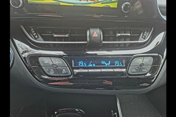 Toyota C-HR 1.8 Hybrid Dynamic . Camera. 18 inch . Apple carplay