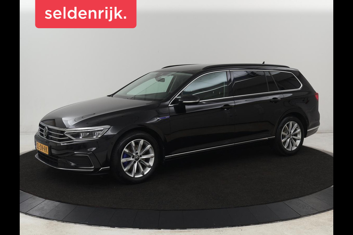 Volkswagen Passat 1.4 TSI PHEV GTE | Trekhaak | Stoelverwarming | Camera | Adaptive cruise | Carplay | Matrix LED | Navigatie | Massage | Climate control | Bluetooth | Plug In