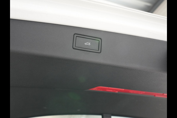 Volkswagen Tiguan 1.5 eHybrid 204pk R-Line Edition Panorama Navigatie Stoel/Stuurverwarming 360 Camera Carplay