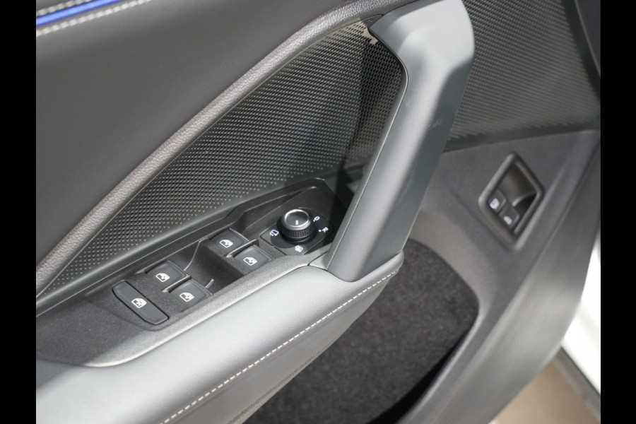 Volkswagen Tiguan 1.5 eHybrid 204pk R-Line Edition Panorama Navigatie Stoel/Stuurverwarming 360 Camera Carplay