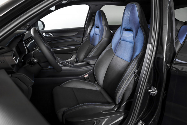 Lynk & Co 01 1.5 PHEV 261PK MY23 | Donkere hemel | 360 Camera | 7.4 kWh Boordlader | S/K-panodak | Adapt. Cruise | Memory | Elek. klep | LM 20" | 4151