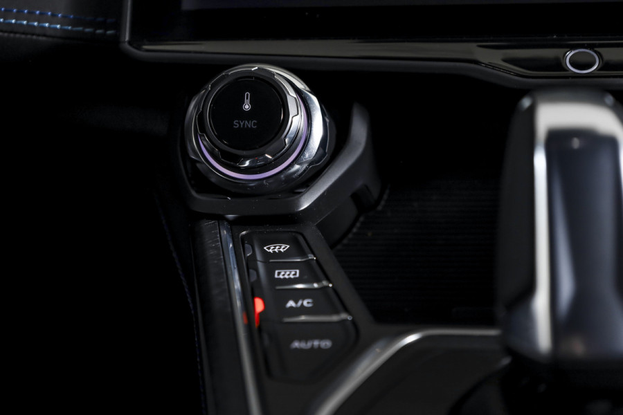 Lynk & Co 01 1.5 PHEV 261PK MY23 | Donkere hemel | 360 Camera | 7.4 kWh Boordlader | S/K-panodak | Adapt. Cruise | Memory | Elek. klep | LM 20" | 4151