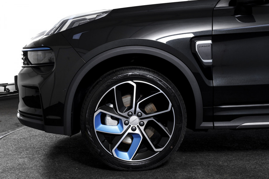 Lynk & Co 01 1.5 PHEV 261PK MY23 | Donkere hemel | 360 Camera | 7.4 kWh Boordlader | S/K-panodak | Adapt. Cruise | Memory | Elek. klep | LM 20" | 4151