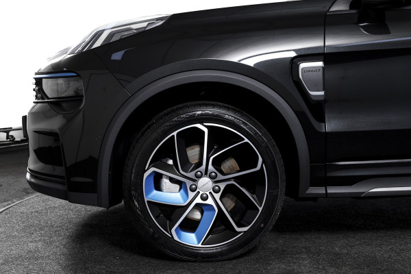 Lynk & Co 01 1.5 PHEV 261PK MY23 | Donkere hemel | 360 Camera | 7.4 kWh Boordlader | S/K-panodak | Adapt. Cruise | Memory | Elek. klep | LM 20" | 4151