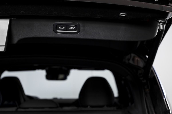 Lynk & Co 01 1.5 PHEV 261PK MY23 | Donkere hemel | 360 Camera | 7.4 kWh Boordlader | S/K-panodak | Adapt. Cruise | Memory | Elek. klep | LM 20" | 4151