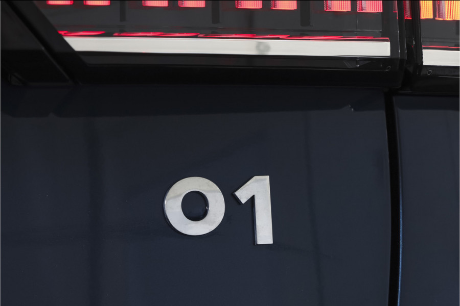 Lynk & Co 01 1.5 PHEV 261PK MY23 | Donkere hemel | 360 Camera | 7.4 kWh boordlader | S/K-panodak | Adapt. Cruise | Memory | Elek. klep | LM 20" | 2285