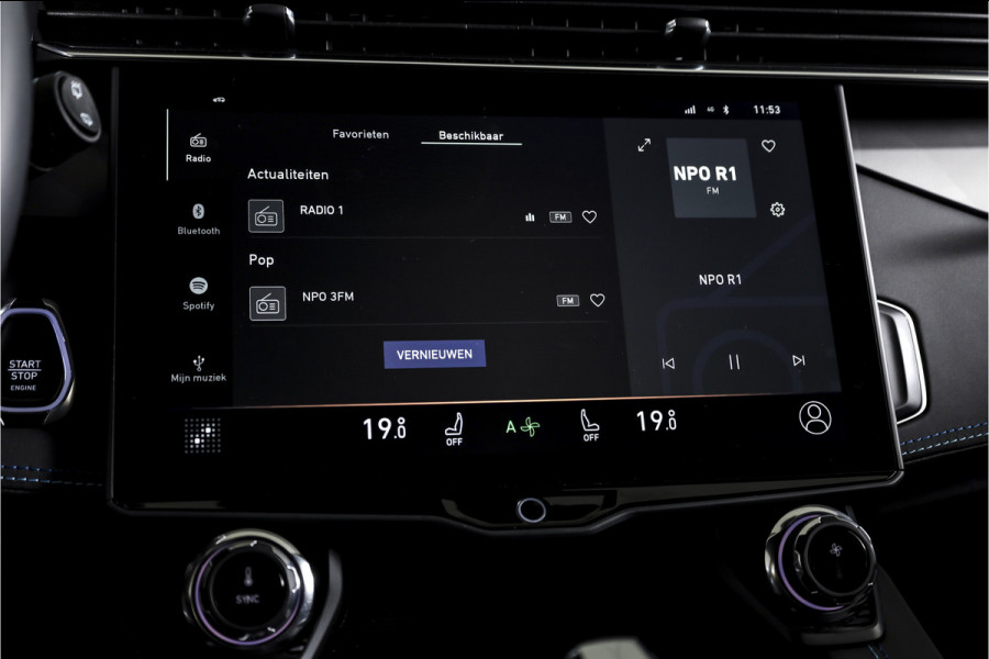 Lynk & Co 01 1.5 PHEV 261PK MY23 | Donkere hemel | 360 Camera | 7.4 kWh boordlader | S/K-panodak | Adapt. Cruise | Memory | Elek. klep | LM 20" | 2285