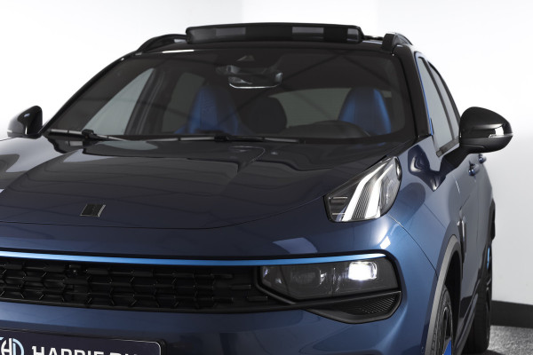 Lynk & Co 01 1.5 PHEV 261PK MY23 | Donkere hemel | 360 Camera | 7.4 kWh boordlader | S/K-panodak | Adapt. Cruise | Memory | Elek. klep | LM 20" | 2285