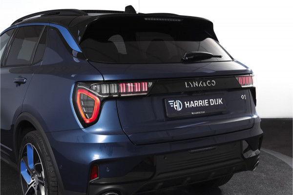 Lynk & Co 01 1.5 PHEV 261PK MY23 | Donkere hemel | 360 Camera | 7.4 kWh boordlader | S/K-panodak | Adapt. Cruise | Memory | Elek. klep | LM 20" | 2285