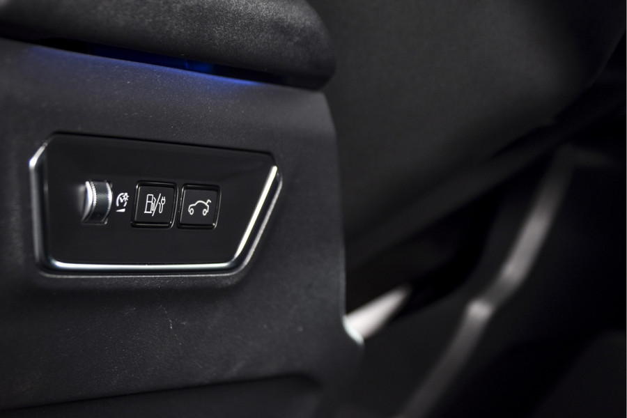 Lynk & Co 01 1.5 PHEV 261PK MY23 | Donkere hemel | 360 Camera | 7.4 kWh boordlader | S/K-panodak | Adapt. Cruise | Memory | Elek. klep | LM 20" | 2285