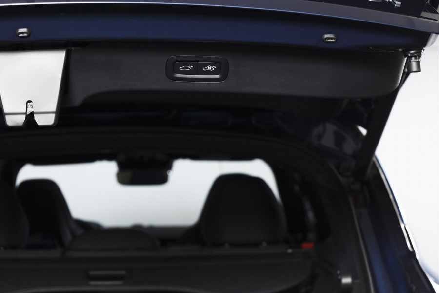 Lynk & Co 01 1.5 PHEV 261PK MY23 | Donkere hemel | 360 Camera | 7.4 kWh boordlader | S/K-panodak | Adapt. Cruise | Memory | Elek. klep | LM 20" | 2285