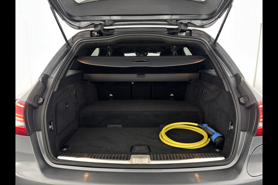 Mercedes-Benz C-Klasse Estate 300 e AMG Limited Business Solution ( Plug-in ) (INCL-BTW) Aut. *LEATHER-ALCANTARA | FULL-LED | NAVI-FULLMAP | TOPVIEW | BLINDSPOT | PREMIUM-AUDIO | DAB | CARPLAY | AMBIENTLIGHT | DIGI-COCKPIT | SPORTSEATS | TOWBAR | 18"ALU*